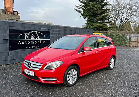 Mercedes-Benz B 180 CDI *Bi-Xenon*Navi*LED*AHK*Leder*PDC*