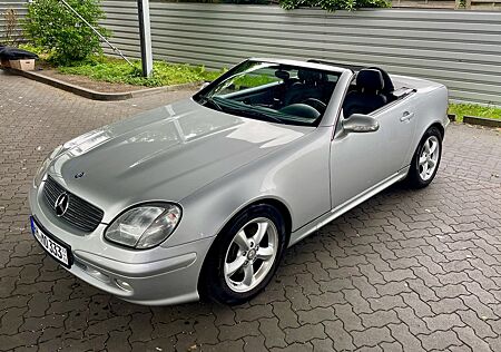 Mercedes-Benz SLK 320 -