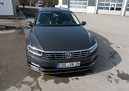 VW Passat Variant Volkswagen 2.0 TDI DSG Highline Variant ...