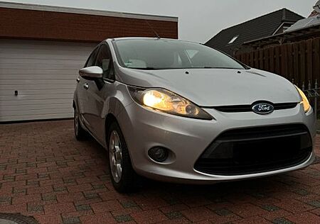 Ford Fiesta 1,25 60kW, TÜV, neuer Zahn + Keilriemen