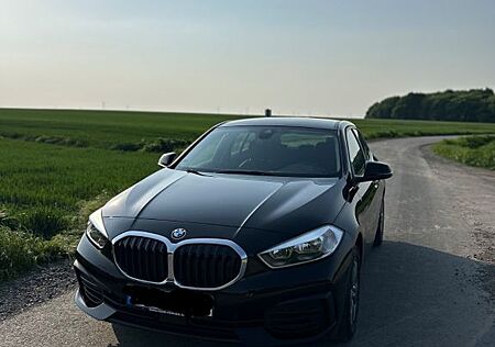 BMW 118d mit Wartungspaket, Apple CarPlay uvm.