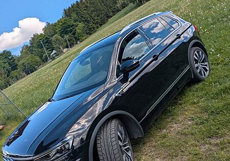 VW Tiguan Volkswagen 2.0 TDI SCR 176kW DSG BMT 4MOT Highli...