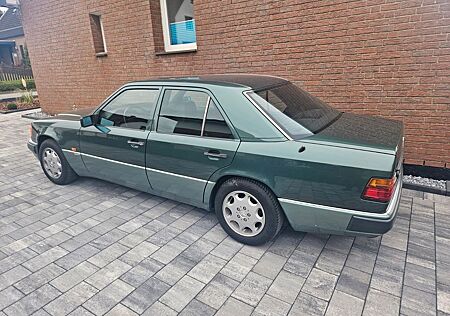 Mercedes-Benz 220 gebraucht kaufen Mercedes-Benz 220 E Sport W124