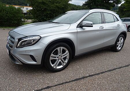 Mercedes-Benz GLA 220 GLA -Klasse CDI / d 4Matic NAVI XENON