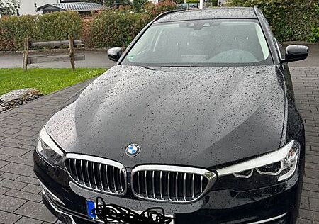 BMW 520d xDrive Touring A - Schwarz 360*