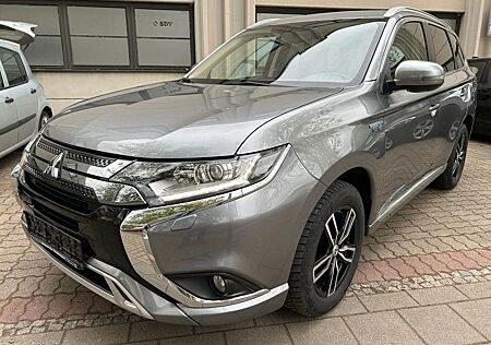 Mitsubishi Outlander PHEV Basis Spirit 4WD!!