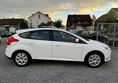 Ford Focus Lim. Trend 1,6 | 1 hand| Schiebedach|