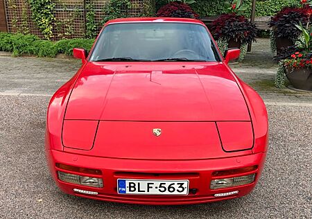 Porsche 944 S2