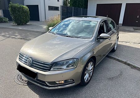 VW Passat Volkswagen Limousine Highline *SHD*ACC*Kamera*Navi*