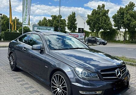 Mercedes-Benz C 200 Coupé Amg Panorama Automatik