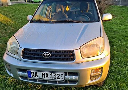 Toyota RAV 4 1.8L Benziner 125 PS