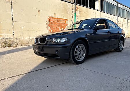 BMW 320i -