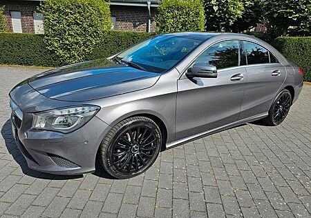 Mercedes-Benz CLA 200 Voll-Leder Xenon Navi Kamera