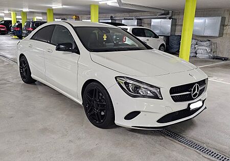 Mercedes-Benz CLA 200 -