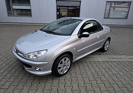 Peugeot 206 CC Platinum 110 Platinium 2 Jahre TüV!