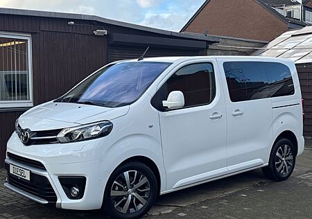 Toyota Pro Ace Proace (Verso) compact Team Deutschland