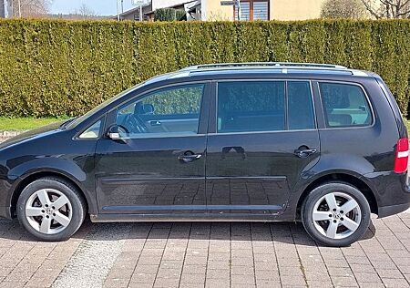 VW Touran Volkswagen 2.0 FSI Highline AHK/Leder/Standh/Bixenon