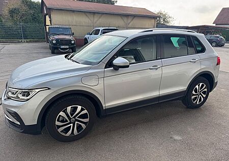 VW Tiguan Volkswagen 1.4 eHybrid OPF DSG Matrix LED AHK