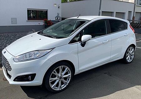 Ford Fiesta Titanium - AHK -RFK -SHZ -Klimaautomatik