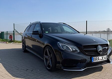Mercedes-Benz E 350 BlueTEC 4MATIC T - Luftfahrwerk LED 360°