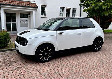 Honda e 154 PS Advance 17 NP 36900 Service NEU