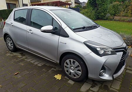 Toyota Yaris 1,5-l-VVT-i Hybrid CVT - 1. Hd, TOP!