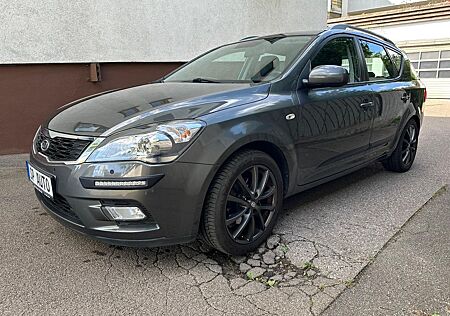 Kia Cee'd Sportswagon 1. Hand nur 104.000 km