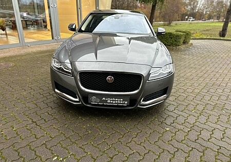 Jaguar XF 20d Portfolio *HeadUp*Surround-Kamera*