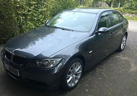 BMW 318i - E90 - 2 Sätze Reifen