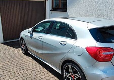 Mercedes-Benz A 250 A 250Sport DCT AMG Sport *PA*REMUS*BIXENON *DVD