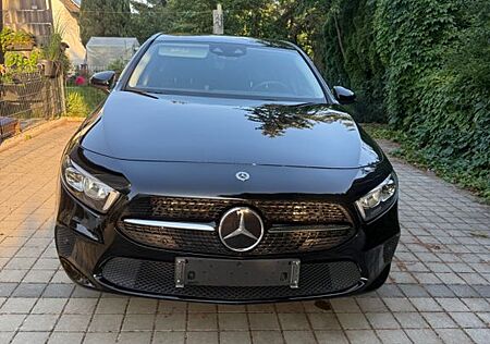 Mercedes-Benz A 250 e DCT Hybrid