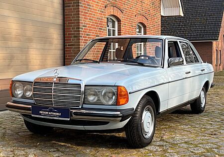 Mercedes-Benz 200 W123 Pastellblau, 2.Hand, nur 88.000 Km!!!
