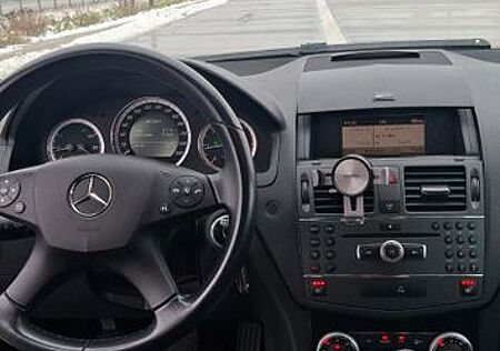 Mercedes-Benz 200 diesel mit TÜV
