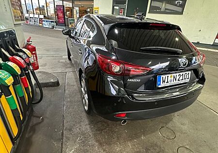 Mazda 3 2.2 SKYACTIV-D 150 Center-Line Auto Center...
