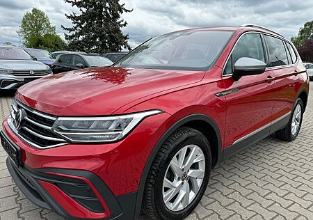 VW Tiguan Allspace Volkswagen 2.0TDI Life 4Mot Navi AHK Kamera