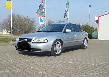 Audi A4 1.6 -