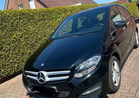Mercedes-Benz B 180 -