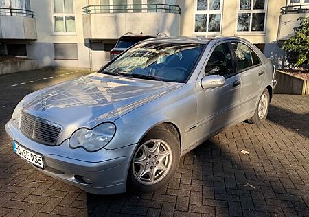 Mercedes-Benz C 220 Mercedes W203 C220 CDI Classic Automatik