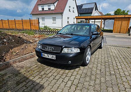 Audi A4 1.8 T Avant quattro -