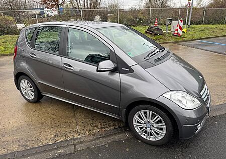 Mercedes-Benz A 160 ELEGANCE Autotronic ELEGANCE - AHK