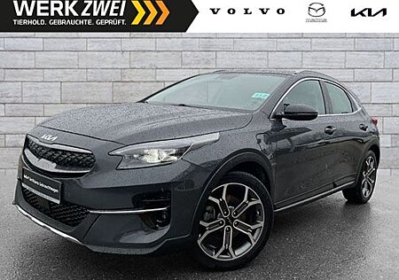 Kia XCeed 1,6 Spirit Plug-in PANO ACC Parklenk.