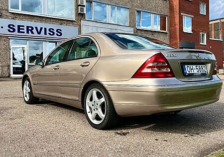 Mercedes-Benz C 320 gebraucht kaufen Mercedes-Benz C 320 ELEGANCE (No rust! Car from Spain)