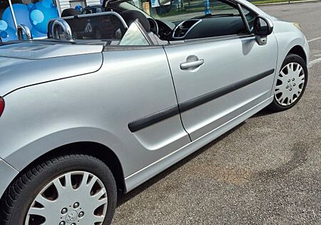 Peugeot 207 CC Premium 150 THP Premium