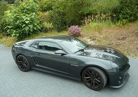 Chevrolet Camaro 6.2/588PS V8 ZL1 Bilderbuchauto wie NEU