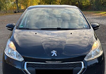 Peugeot 208 Scheckheft TÜV/12.2027