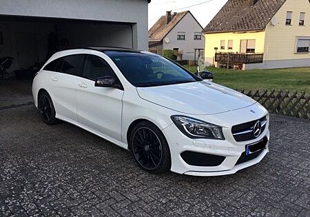Mercedes-Benz CLA 220 Shooting Brake CLA 220 d DCT AMG Lin...