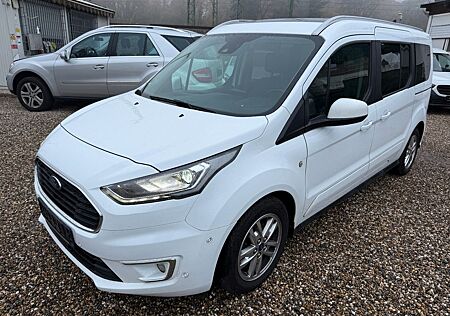 Ford Grand Tourneo Connect Titanium+PANO+KAM+AHK+SHZ