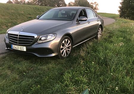 Mercedes-Benz E 220 d Autom. -