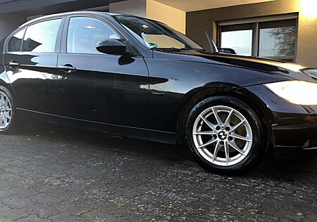 BMW 318i -