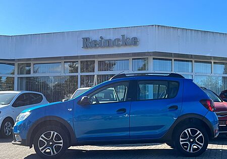 Dacia Sandero TCe90 Stepway KlimNavAHKTemp8fachbereift